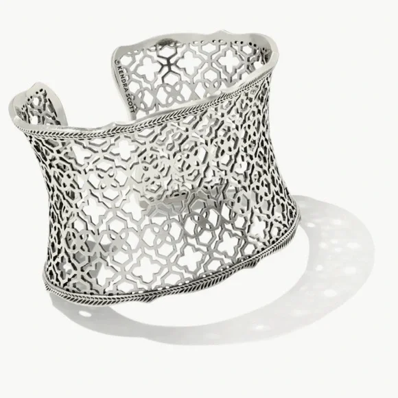 Kendra Scott Candice Statement Cuff
Bracelet in Vintage Silver - Picture 1 of 4